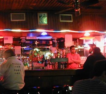 Between the Bridges Pub, Brooklyn