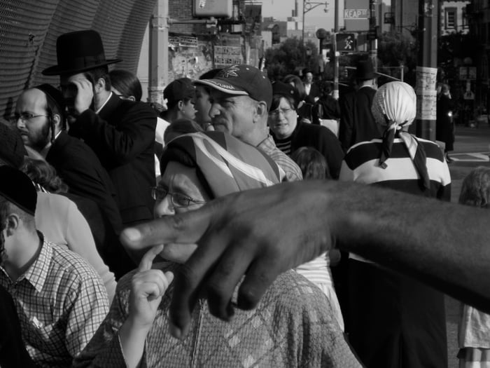 Williamsburg car crash