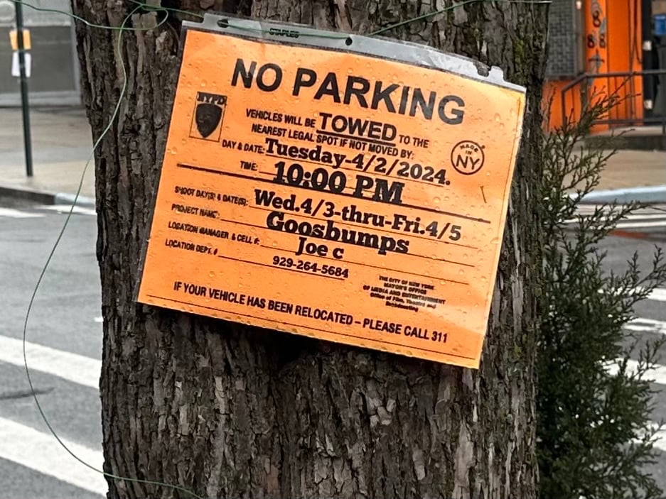 A street sign for a coming filming of GOOSBUMPS